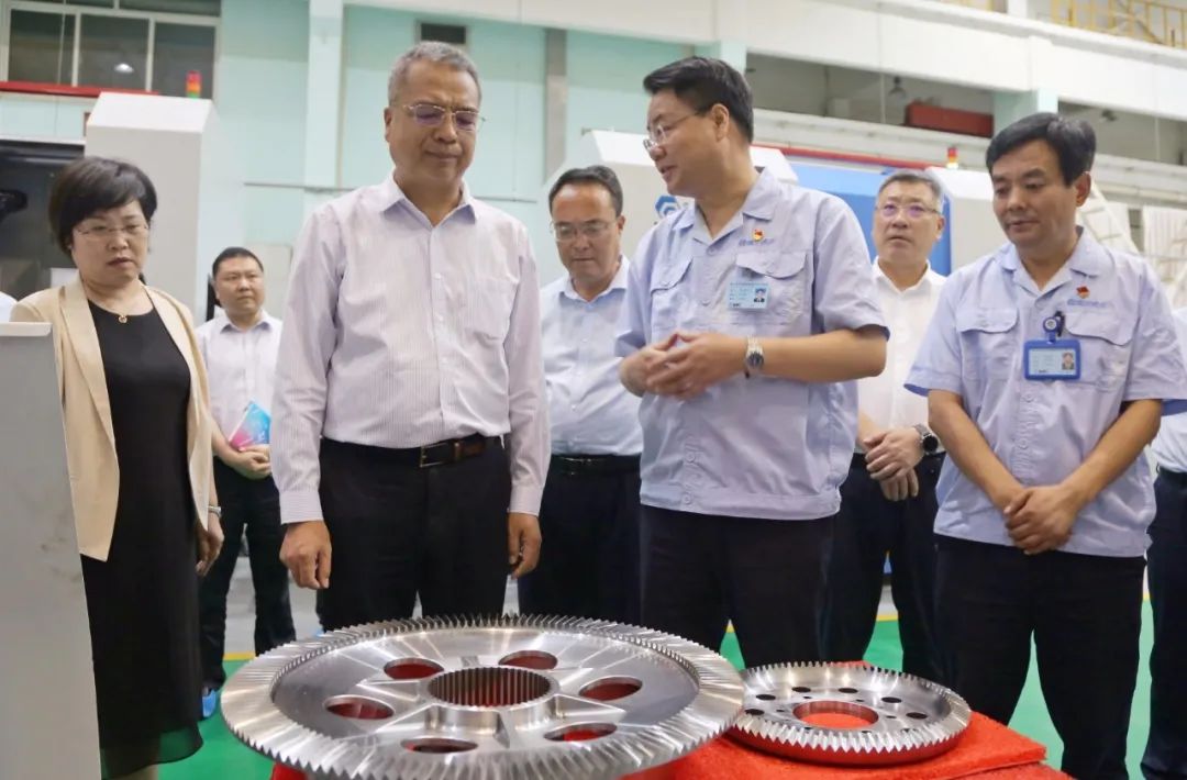 寶雞市委副書記、市長楊廣亭蒞臨秦川集團調研