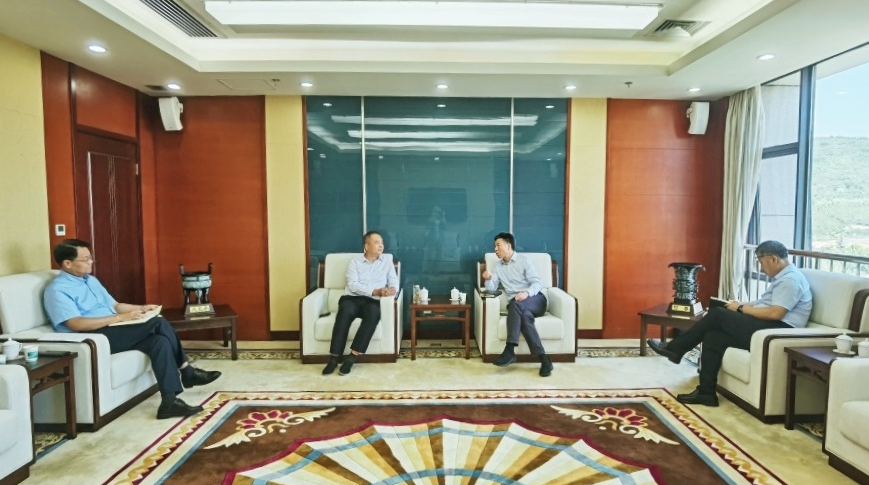 寶雞市長楊廣亭會(huì)見嚴(yán)鑒鉑董事長一行