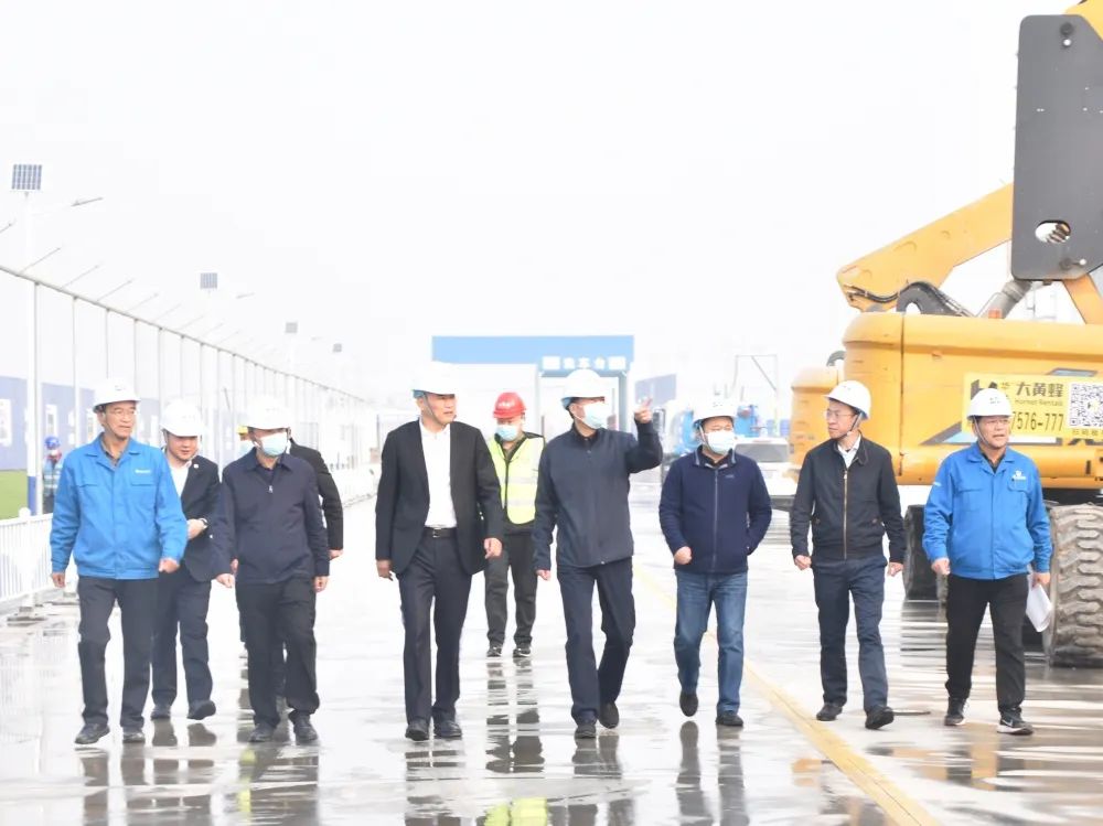 嚴(yán)鑒鉑董事長調(diào)研秦創(chuàng)原·秦川集團(tuán)高檔工業(yè)母機(jī)創(chuàng)新基地項(xiàng)目建設(shè)情況